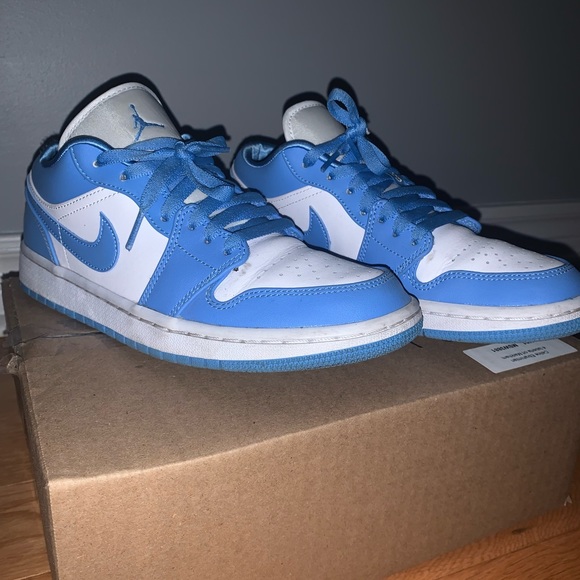 UNC Jordan 1 low - Picture 1 of 6